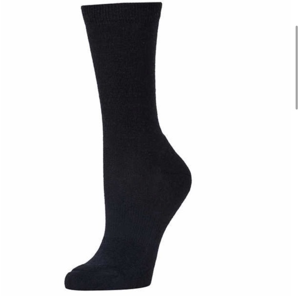 Kirkland Signature Ladies' Extra-Fine Merino Wool Blend Crew Sock, 4-pai… - Picture 10 of 11